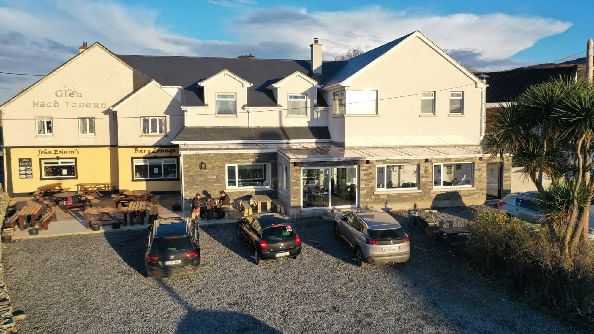 John Eoinin'S Bar And Accommodation Glencolumbkille Extérieur photo