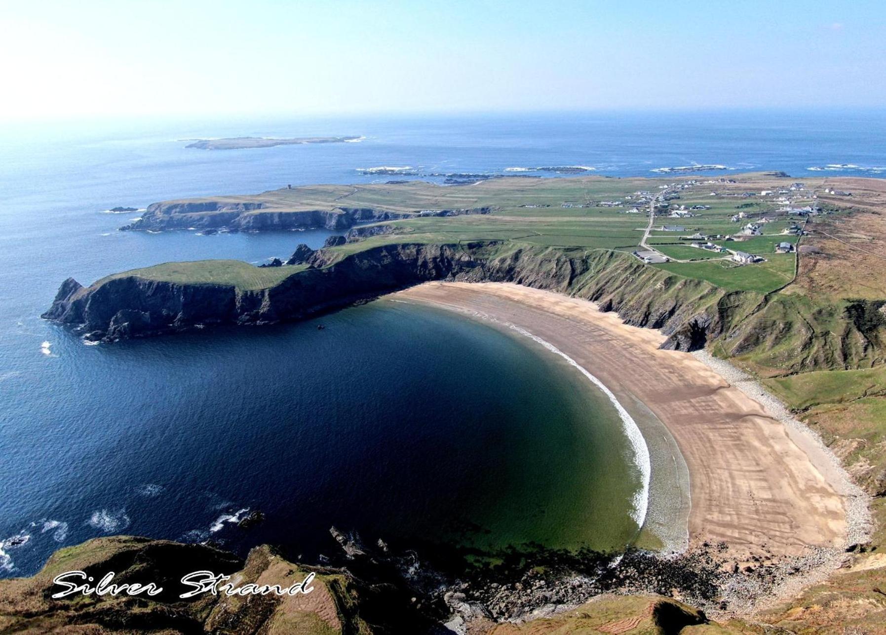 John Eoinin'S Bar And Accommodation Glencolumbkille Extérieur photo
